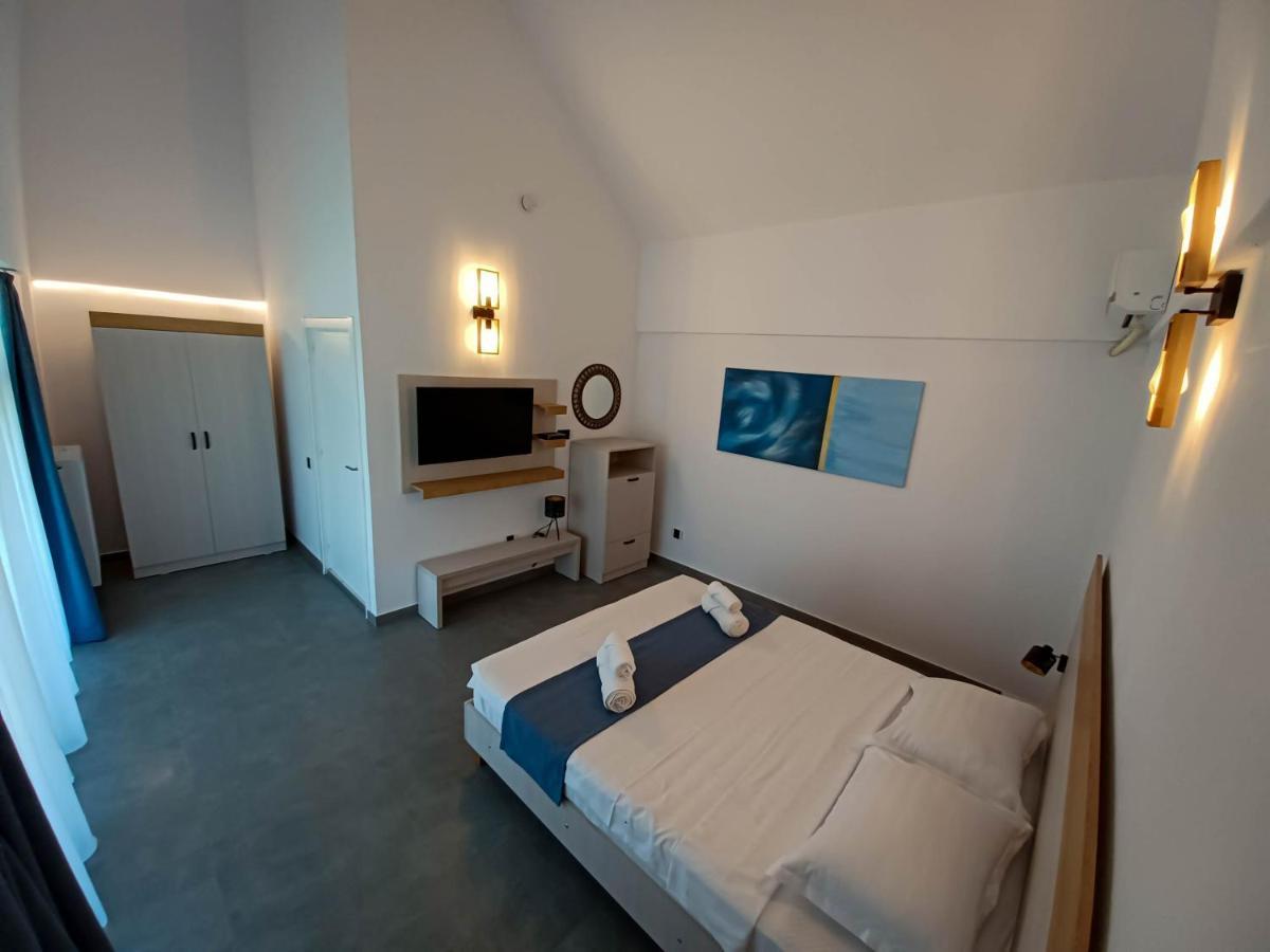 Deja Blue - Adult Only Hotel Sfantu Gheorghe  Ngoại thất bức ảnh