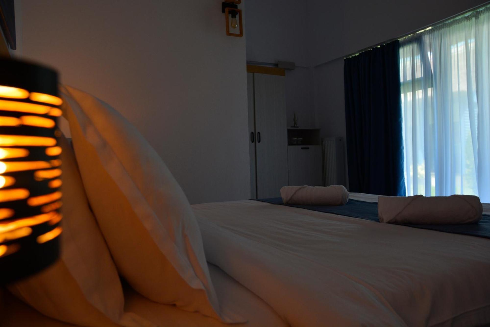 Deja Blue - Adult Only Hotel Sfantu Gheorghe  Ngoại thất bức ảnh