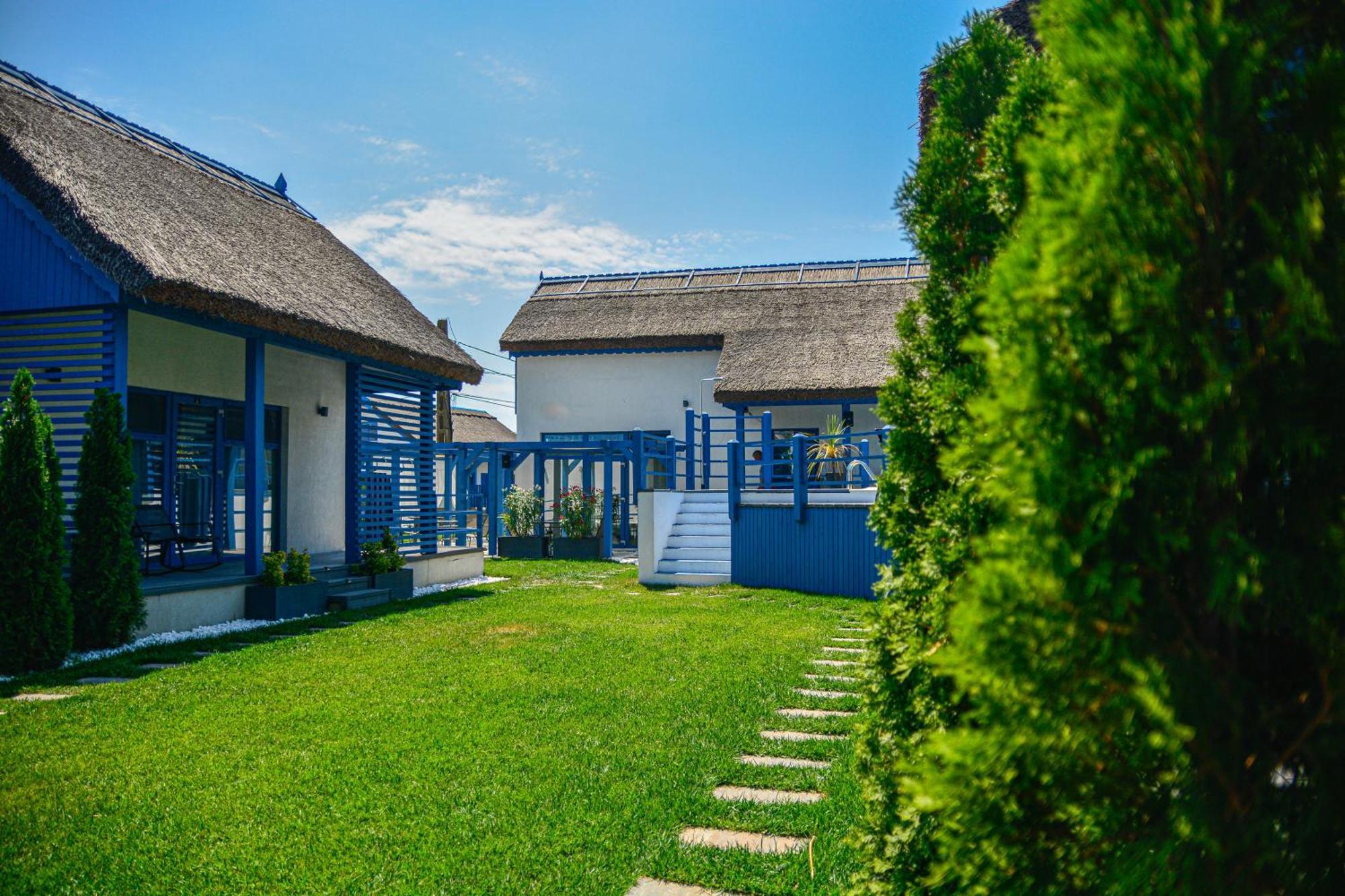 Deja Blue - Adult Only Hotel Sfantu Gheorghe  Ngoại thất bức ảnh