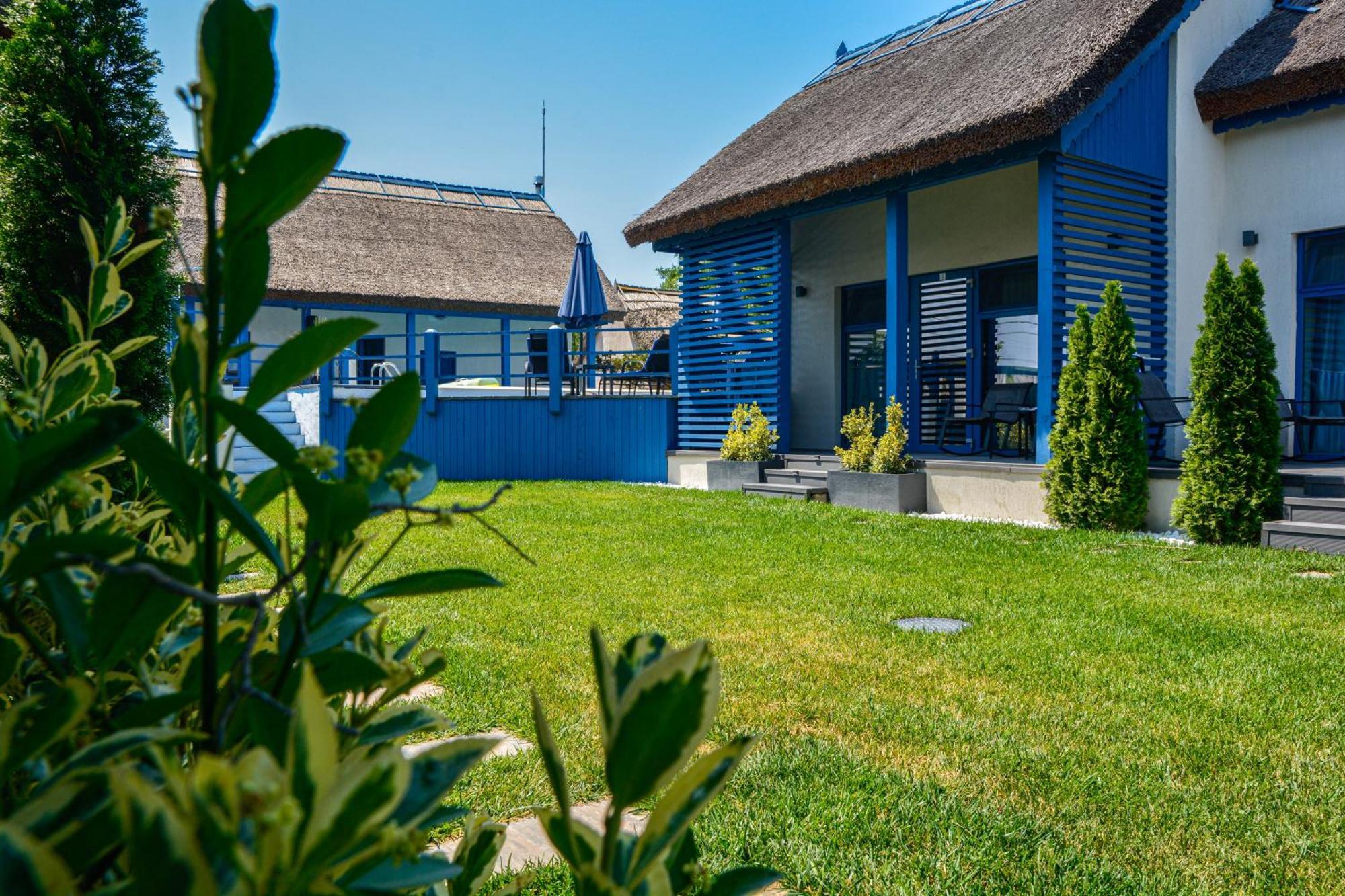 Deja Blue - Adult Only Hotel Sfantu Gheorghe  Ngoại thất bức ảnh